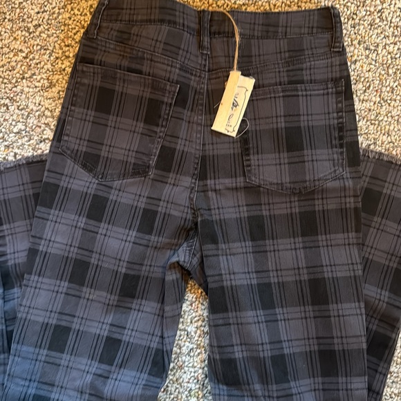 New Easel Plaid distressed Pant - Picture 6 of 6